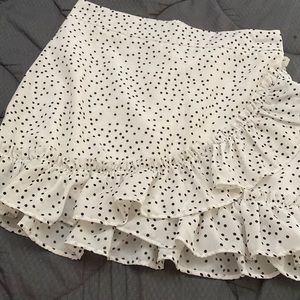 🤩 White Skirt